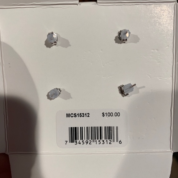 Blue topez set of 2 earrings - Picture 2 of 3